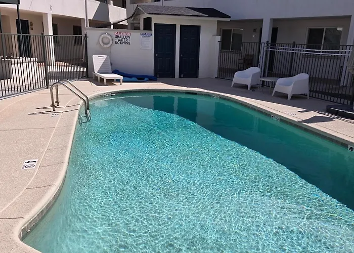 Stylish Modern In Midtown, *