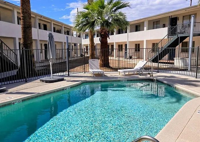 Apartment Stylish Modern In Midtown, *