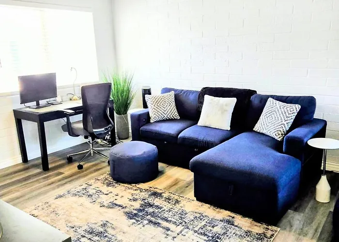 Stylish Modern In Midtown, Apartment Phoenix